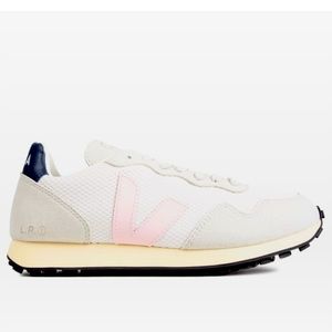 VEJA
Sdu Tpu Alveomesh Vegan Sneakers